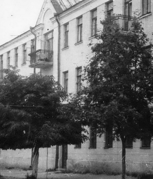 Здание СШ №3 на ул. Маяковского